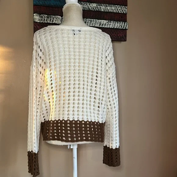 Women's A. Byer Crocheted Cropped Sweater Size X-Large Brown and Cream - Picture 5 of 13